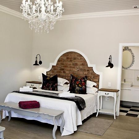 French Karoo Guesthouse Б’юфорт-Вест Екстер'єр фото