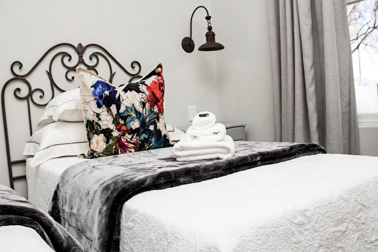 French Karoo Guesthouse Б’юфорт-Вест Екстер'єр фото