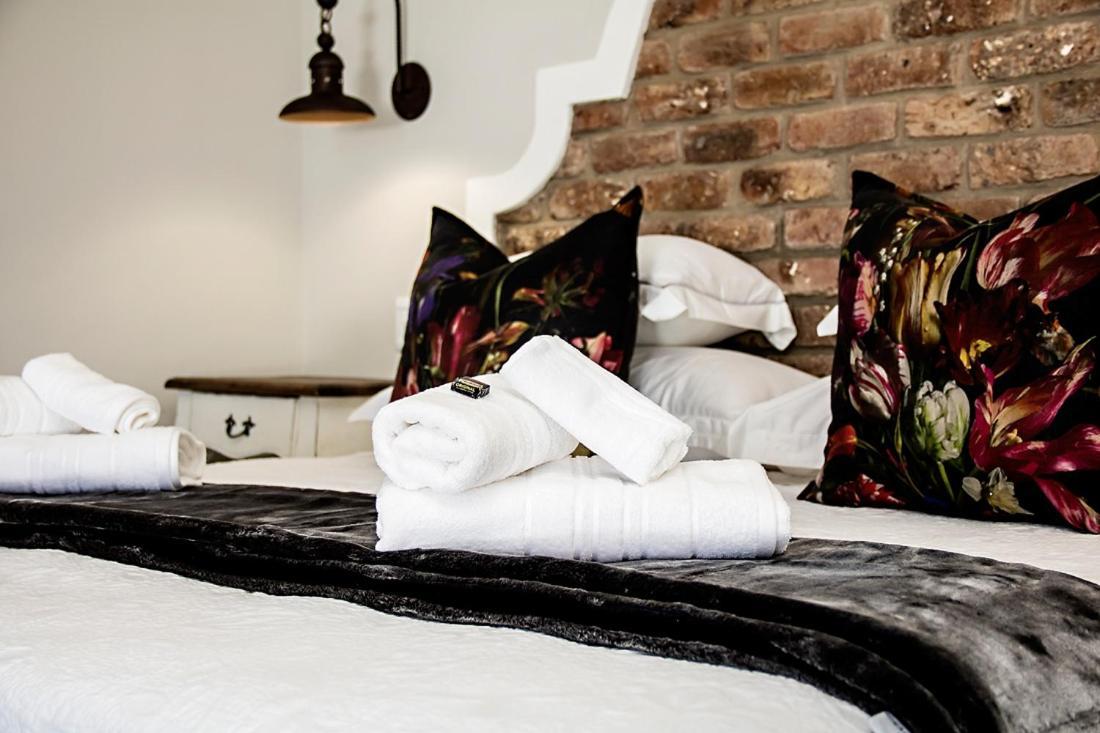 French Karoo Guesthouse Б’юфорт-Вест Екстер'єр фото