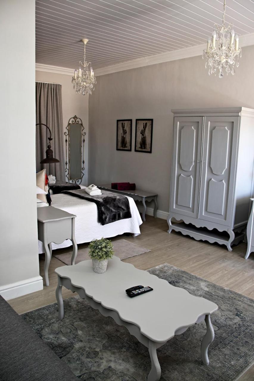 French Karoo Guesthouse Б’юфорт-Вест Екстер'єр фото