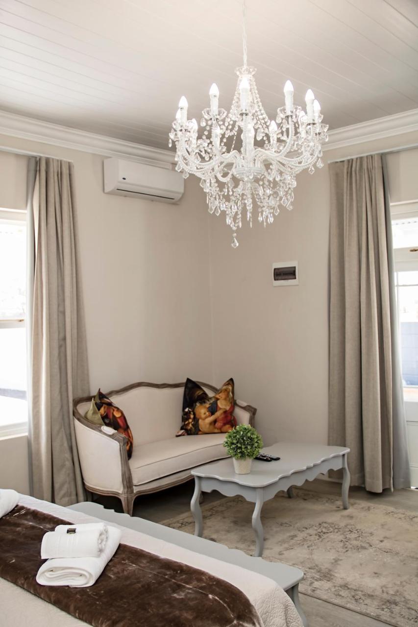French Karoo Guesthouse Б’юфорт-Вест Екстер'єр фото