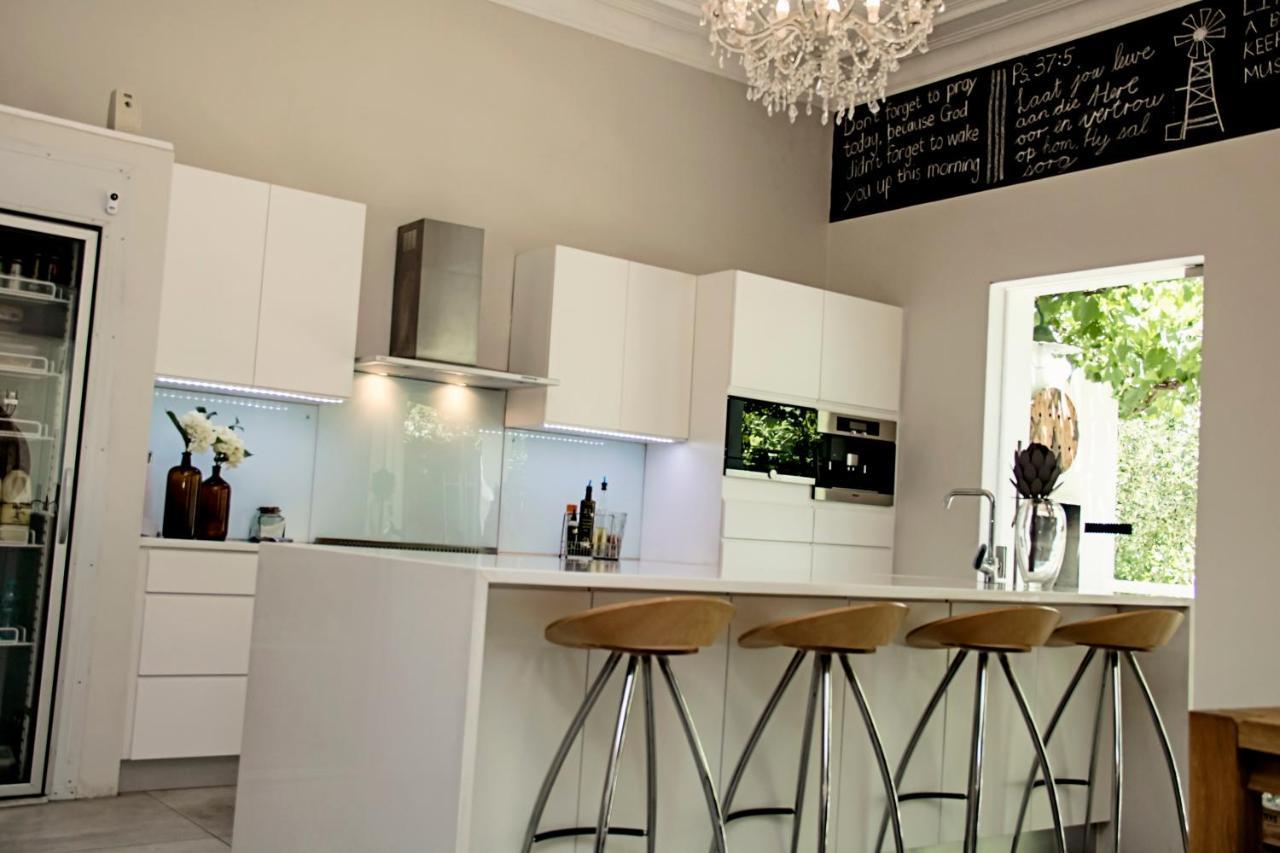 French Karoo Guesthouse Б’юфорт-Вест Екстер'єр фото