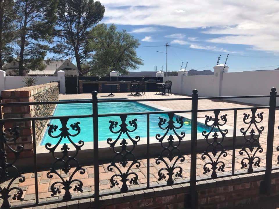 French Karoo Guesthouse Б’юфорт-Вест Екстер'єр фото